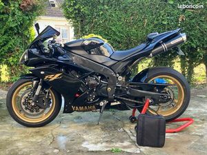 YAMAHA R1 2008