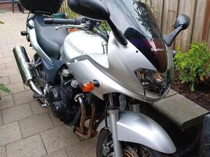 ② KAWASAKI ZR7-S BOUWJAAR 2001