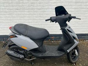 ② PIAGGIO ZIP 4T 50 CC - A KLASSE, ZONDER RIJBEWIJS