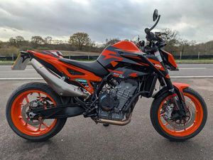 KTM 890 DUKE