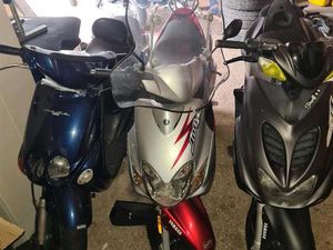 SUCHE YAMAHA ROLLER