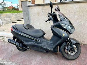 SUZUKI BURGMAN 125 EXÉCUTIVE