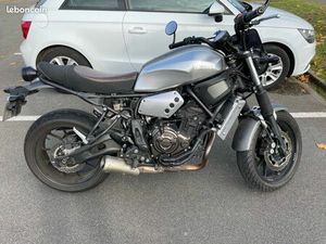 YAMAHA XSR700 A2