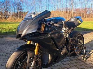YAMAHA R1 YART MIT NEUEM MOTOR!!!