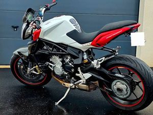 MV AGUSTA BRUTALE 675