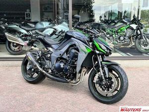 ② KAWASAKI Z 1000 R AKRAPOVIC
