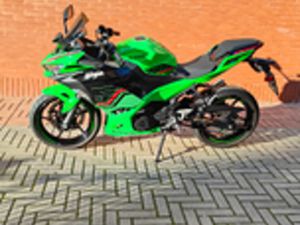 KAWASAKI NINJA 400