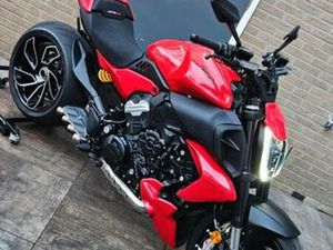 DUCATI DIAVEL V4 AKRAPOVIC NIEUWSTAAT. — MOTOREN | DUCATI — MARKTPLAATS