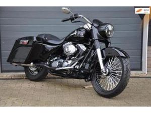 HARLEY DAVIDSON ROAD KING STRETCHED KOFFERS, GROOT VOORWIEL — MOTOREN | HARLEY-DAVIDSON — MARKTPLAATS