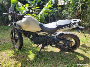 MOTO ROYAL ENFIELD HIMALAYAN 450 À VENDRE