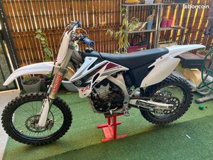 YAMAHA YZ 250 F