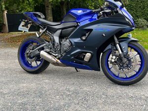 YAMAHA R7 2022