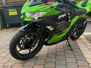 ② 2021 KAWASAKI NINJA 400 KRT EDITION AKRAPOVIC 7737KM