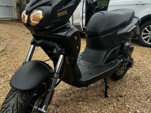 STUNT MBK 2017 ÉTAT NEUF