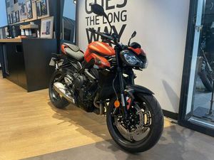 TRIUMPH STREET TRIPLE 765 R 2025 765 CM3 | MOTO ROADSTER | 800 KM | ORANGE | 78430 LOUVECIENNES