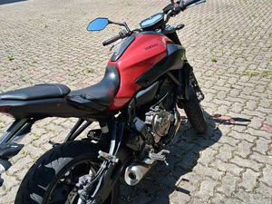 YAMAHA MT-07