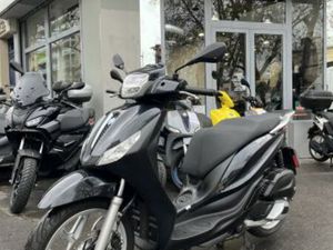 PIAGGIO MEDLEY 125 IGET 2025 125 CM3 | SCOOTER | 2 312 KM | NOIR | 75012 PARIS 12