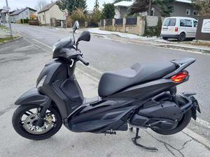 PIAGGIO BEVERLY 300 HPE, 2023, TOP STAV, 6000KM, ZIMNÍ CENA