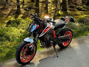 KTM 890 DUKE R