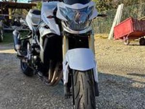 SUZUKI GSR 750 - 2011