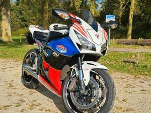 HONDA CBR1000RR 20TH ANNIVERSARY TT-ISLE OF MAN EDITION — MOTOREN | HONDA — MARKTPLAATS