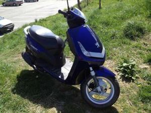 PEUGEOT VIVACITY 2013 DONKER BLAUW (2TAKT) 65KM/PU — SCOOTERS | PEUGEOT — MARKTPLAATS