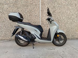 HONDA SH 150 DEL 2024 CON 7900KM