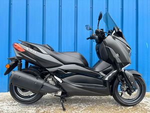 YAMAHA X-MAX 300 IRON MAX →