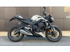 VENDO TRIUMPH STREET TRIPLE 765 R (2023 - 25) USATA A LUCCA (CODICE 9889684) - MOTO.IT