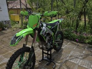 KAWASAKI KX 250 →