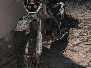 ПРОДАВАМ HONDA XR 400 ГР. КОПРИВЩИЦА