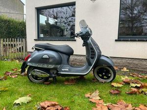 ② VESPA SUPERSPORT GTS 125