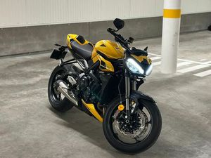 TRIUMPH STREET TRIPLE RS AVENIDAS NOVAS