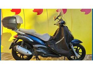 VENDO PIAGGIO BEVERLY 250 I.E. (2004 - 06) USATA A ROMA (CODICE 9889489) - MOTO.IT