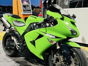 KAWASAKI NINJA ZX10R 2006 CARCAVELOS E PAREDE