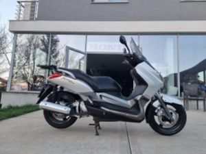 YAMAHA X-MAX 250I