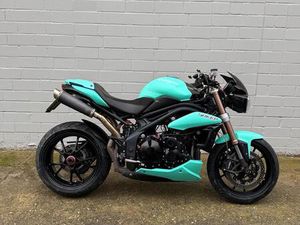 TRIUMPH SPEED TRIPLE 1050