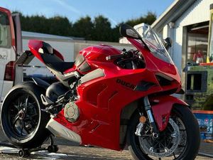 DUCATI PANIGALE V4