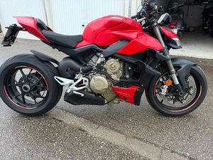 DUCATI STREETFIGHTER V4