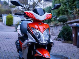 SUPER8 KYMCO ROLLER 2T 50 CCM / MIT EINGEBAUTER DROSSEL(25KMH)