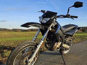 APRILIA SX 50 SUPERMOTO SCHALTMOPED 45KM/H AM FÜHRERSCHEIN