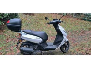 PEUGEOT KISBEE 4T, WEIß, MIT KOFFER