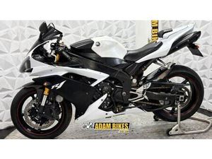 YAMAHA YZF R1