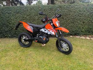 KTM 690 SMC LIEBHABERFAHRZEUG MOTOR NEU. LC4 SMCR