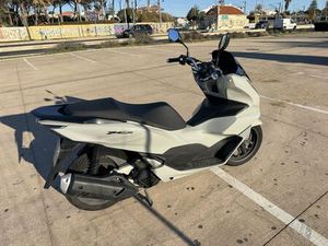 PCX 2024 - 7.580KM - CINZENTA CARCAVELOS E PAREDE