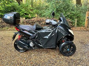 PIAGGIO MP3 300 HPE SPORT THREE WHEELER PETROL CVT EURO 4 (26 PS) 278 CC