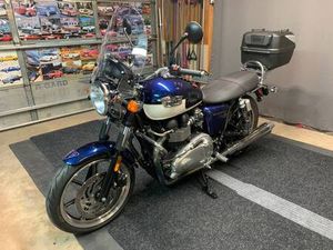 2012 TRIUMPH BONNEVILLE SE WITH ONLY 4950 MILES - LOTS OF UPGRADES