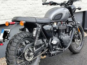 TRIUMPH BONNEVILLE T120 BLACK