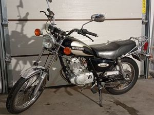 SUZUKI GN 125 ,2001R PARCIAKI