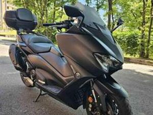 TMAX 560 BLACK